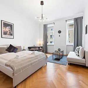 Cozy In 16th District , Vienna Austria